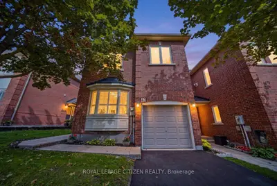 255 Shaftsbury Avenue 43, Richmond Hill, On L4c 0l9