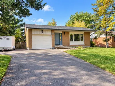 16 Sir Constantine Drive Main, Markham, On L3p 2x2