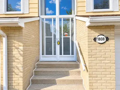 1808 John Street, Markham, On L3t 1y9