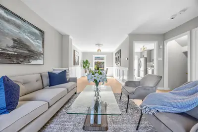 350 Pickering Crescent, Newmarket, On L3y 8g7