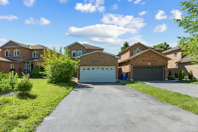 350 Pickering Crescent, Newmarket, On L3y 8g7