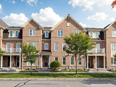 9 Earnshaw Drive, Markham, On L6c 0e4