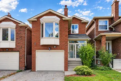 26 White Boulevard, Vaughan, On L4j 5z3