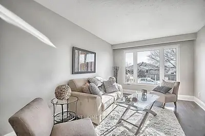167 Septonne Avenue Main Fl, Newmarket, On L3y 2w4