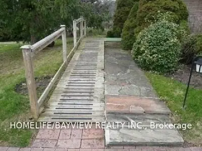 26 Maryvale Crescent, Richmond Hill, On L4c 6p8