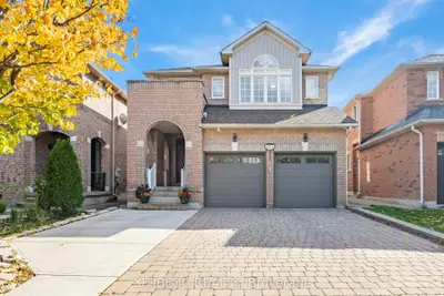 121 Silverado Trail, Vaughan, On L4h 1w5