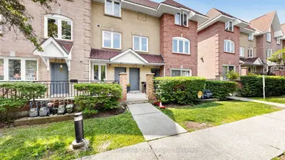 75 Weldrick Road E 318, Richmond Hill, On L4c 0h9