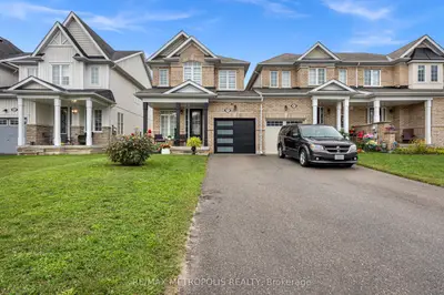 93 Blanchard Crescent, Essa, On L0m 1b5