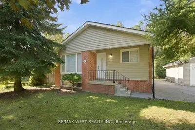 56 Seaton Drive, Aurora, On L4g 2k3