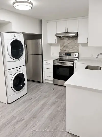19 Casabel Drive Bsmt, Vaughan, On L6a 3m5