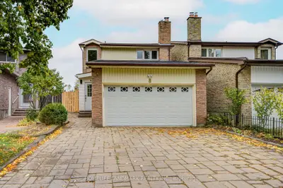 8 Fullerton Crescent, Markham, On L3r 3g5