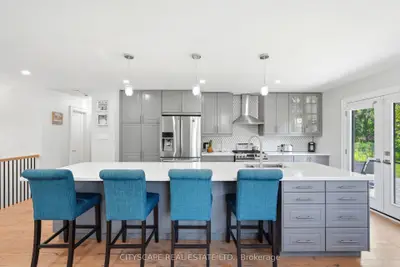 44 Stonehill Boulevard, East Gwillimbury, On L9n 1e3