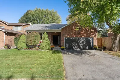 209 Malton Road, Newmarket, On L3y 5x3