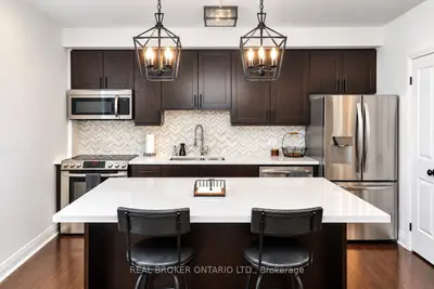 12 Woodstream Boulevard 111, Vaughan, On L4l 8c3