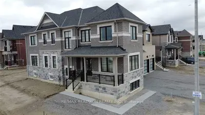 78 Jinnah Avenue, Markham, On L3s 3k5