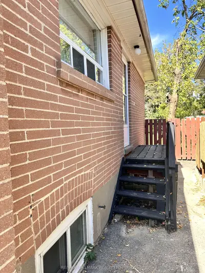88 Rockport Crescent Lower, Richmond Hill, On L4c 2l8