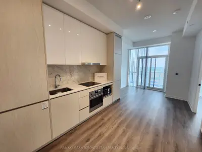 28 Interchange Way 3111, Vaughan, On L4k 0p8