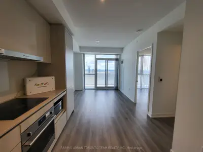 28 Interchange Way 3907, Vaughan, On L4k 0p8