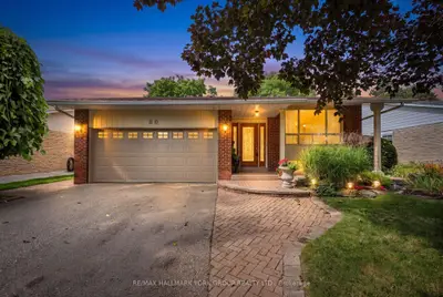 80 Fairway Drive, Aurora, On L4g 2h4