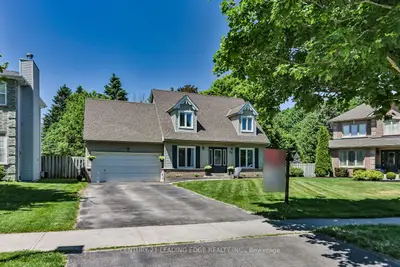 30 Mcguire Crescent, Uxbridge, On L9p 1g7