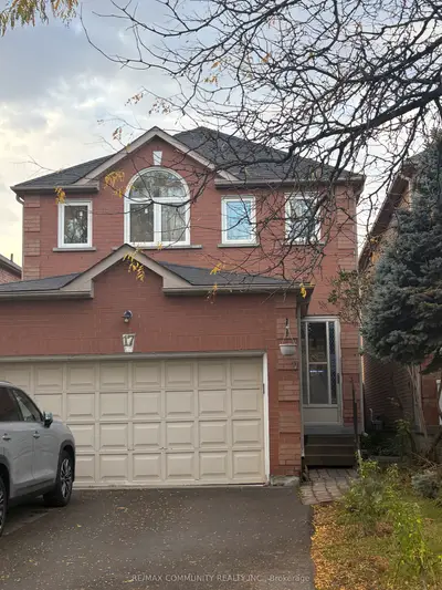 17 Kenborough Court, Markham, On L3s 3p3