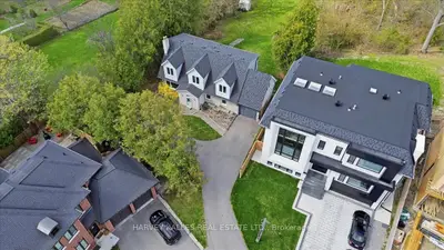 72 Walmer Road, Richmond Hill, On L4c 3x1