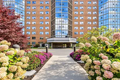 20 baif Boulevard 605, Richmond Hill, ON L4C 8T1