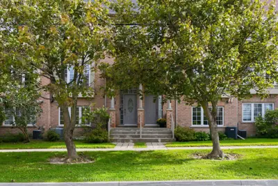 71 Puccini Drive 4, Richmond Hill, On L4e 4x8