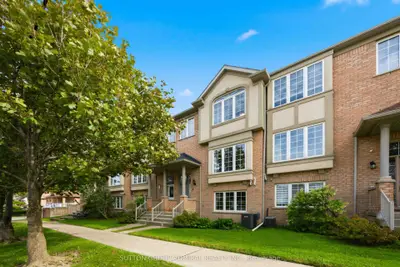 71 Puccini Drive 4, Richmond Hill, On L4e 4x8