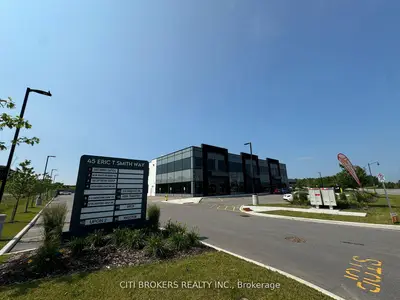 45 Eric T Smith Way 5 (ground Floor), Aurora, On L4g 3z8