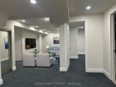 25 Caldbeck Avenue, Markham, On L3s 3h4