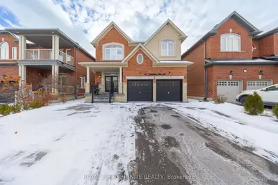 96 Maverick Crescent, Vaughan, On L6a 4l1