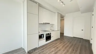28 Interchange Way 4310, Vaughan, On L4k 5w3