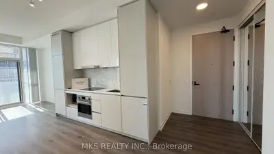 28 Interchange Way 4310, Vaughan, On L4k 5w3
