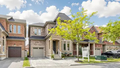 73 Manila Avenue, Markham, On L6c 0r7