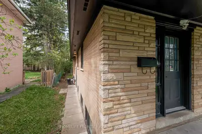 6 Dalmeny Road, Markham, On L3t 1l9