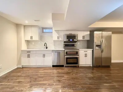 35 Valemount Way Lower, Aurora, On L4g 7s3