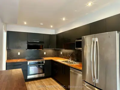 141 King William Crescent, Richmond Hill, On L4b 4p4