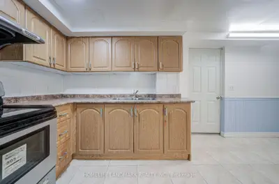 8 Fullerton Crescent Bsmt, Markham, On L3r 3g5
