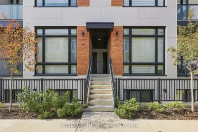 8 Steckley House Lane 209, Richmond Hill, On L4s 0n1
