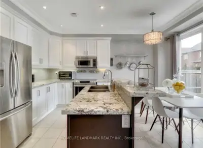 25 Overhold Crescent, Richmond Hill, On L4e 0l9