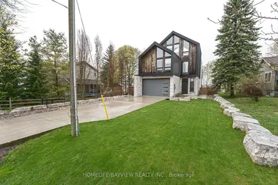 16 Windsor Drive, Whitchurch-stouffville, On L4a 7x3