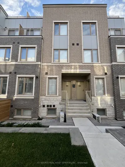 131 Honeycrisp Crescent 230, Vaughan, On L4k 0n7