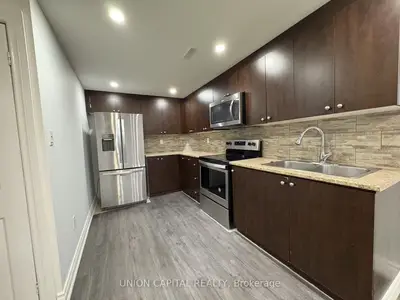 21 Natanya Boulevard Lower, Georgina, On L4p 3r6