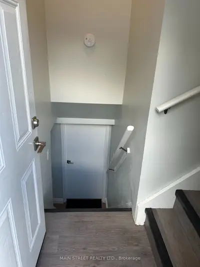204 Cherrywood Drive Basement, Newmarket, On L3y 2x8