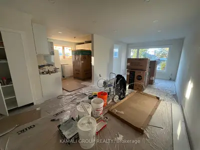 52 Walter Avenue Main, Newmarket, On L3y 2t3