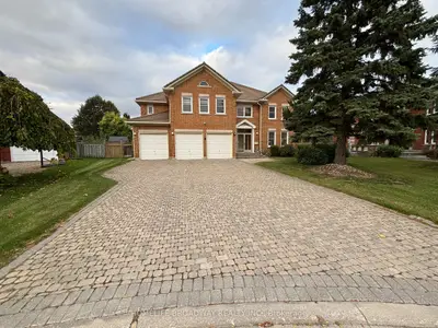 7 King's Cross Avenue, Richmond Hill, On L4b 2m4