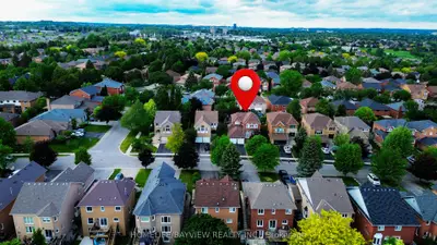 137 Widdifield Avenue, Newmarket, On L3x 1z3