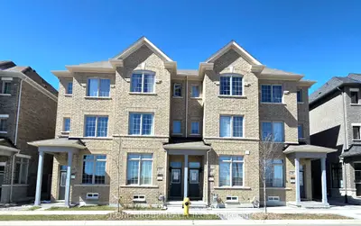 32 Harvest Field Road, Markham, On L6b 1n4