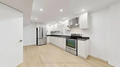 103 Longhouse Street Lower, Vaughan, On L4l 8e7